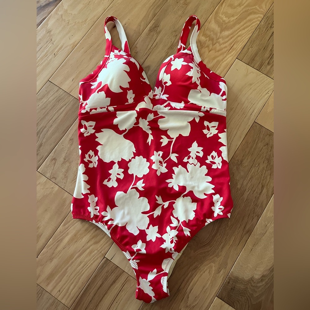 Lands End Fully lined built in Bra Slender Suit, Size 12B